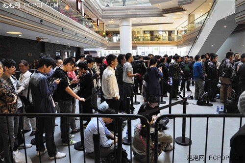  南京东路苹果店开业实况 