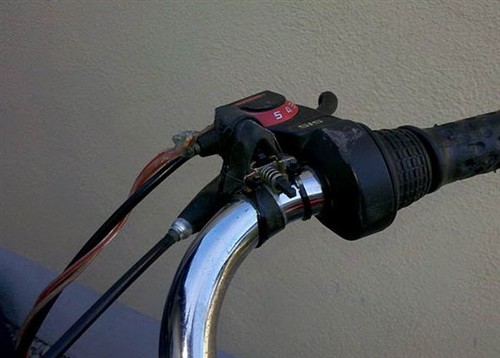 洗衣机能当引擎 老外自制电动自行车_电源新闻