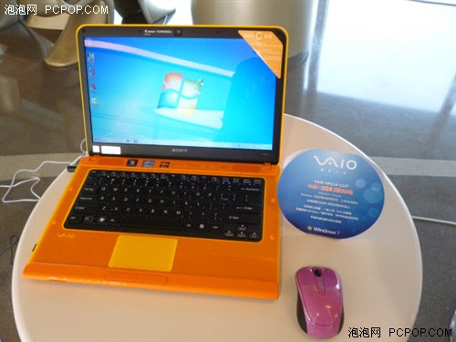 Win7,Win7预装,Windows7,Win7预装PC,Win7安装,Win7家庭版,Win7桌面，够炫够酷！时尚彩色Win7本本让人心动 