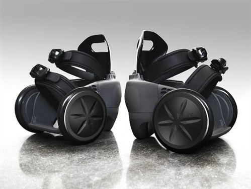 国外达人新玩法 出SpnKix遥控动力鞋 