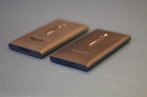 全球限量版Lumia800蝙蝠侠版开箱对比 