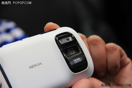 诺基亚MWC2012发布4100万像素拍照手机 