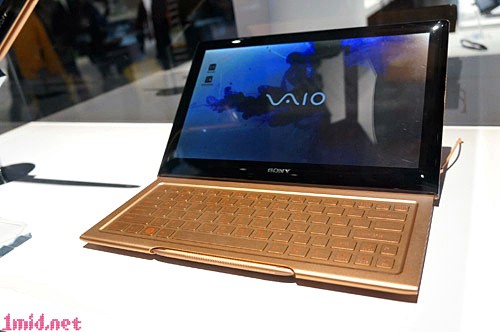 搭载Win8系统 索尼滑盖平板海报曝光 