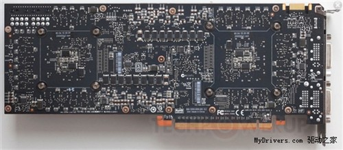 GeForce GTX690媒体评测卡开箱照曝光 