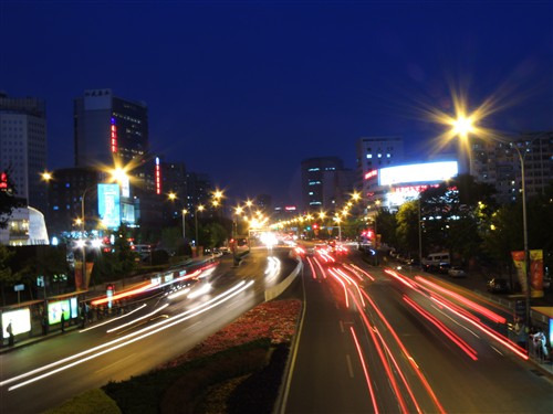 拍夜景利器 F1.8大光圈尼康P310评测 