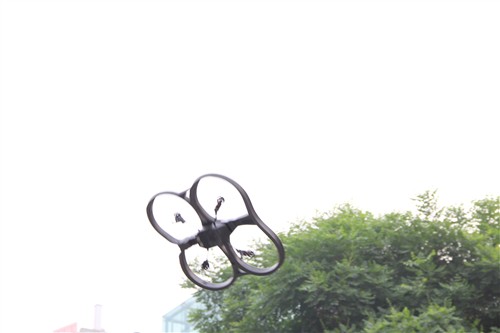 不乏童真 AR.Drone2.0舞动高空华尔兹 