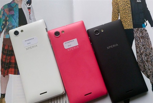 索尼Xperia J曝光 高性价比的时尚手机 