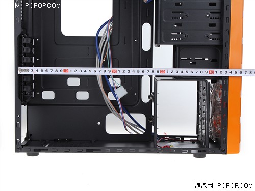 撞色系惊艳游戏机箱 超频三高达评测 