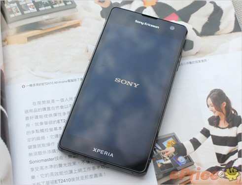 抢了个鲜!来看索尼Xperia GX工程样机 