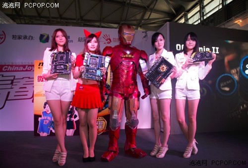 Chinajoy2012微星展台回顾 当萌妹子遭遇钢铁侠 