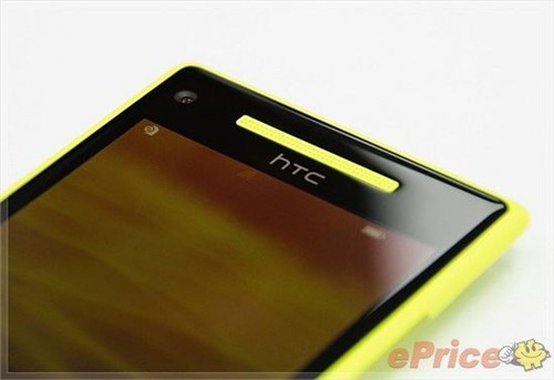 靓丽配色WP8系统 HTC 8X/8S正式发布 