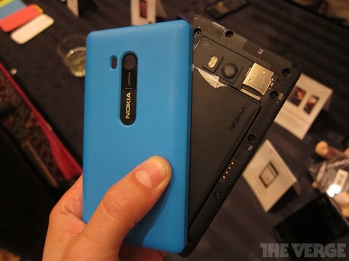 T-Mobile定制诺基亚Lumia 810多图上手 