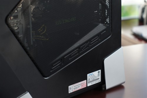 全优异硬件 联想Erazer X700台机评测 
