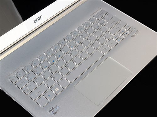 史上最美超极本仅11.8mm Acer S7评测 