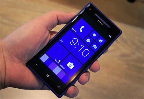 HTC 8X vs Lumia 920:该选哪一只尝鲜? 