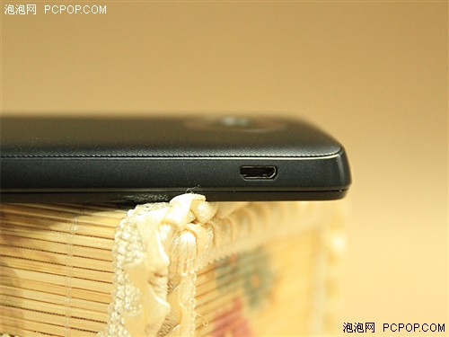 Мобильный телефон Huawei Y300 Мобильный телефон Huawei Y300