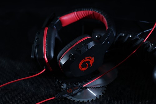暴龙巨齿!G-Killer新款游戏耳机上市_声丽耳机