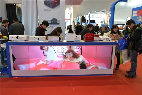 艾洛维携新品亮相infoComm China2013 