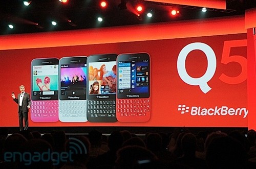 黑莓为新兴市场推出QWERTY键盘新机Q5 