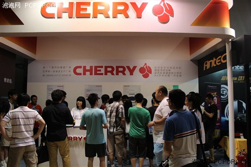 WGT世界游戏大师赛CHERRY机械键盘也疯狂 