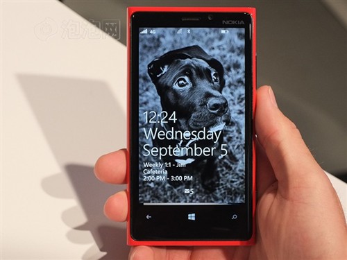 京东特价促销 红色Lumia 920仅2599元 