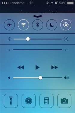 可绕过密码看相册 iOS 7解锁被爆新Bug 