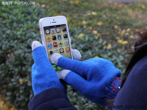寒冬中的一抹温馨 体验能打电话的手套 