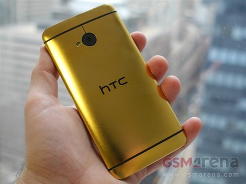 金灿灿的外观 HTC One黄金版真机亮相 