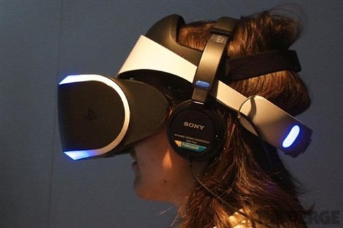 索尼PS4头戴显示器 Oculus Rift的有力对手