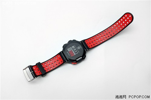 定位专业 Garmin forerunner 220评测 