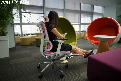 自适应弹力系统 联友IOO人体工学椅评测 