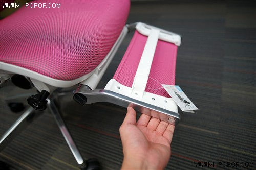 青春气息逼人 联友ioo人体工学椅评测 