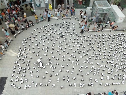 柯达SL10镜头相机拍1600只熊猫游香港 