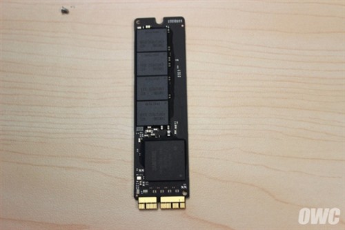 新MacBook Pro开箱拆机图及SSD简单测试 