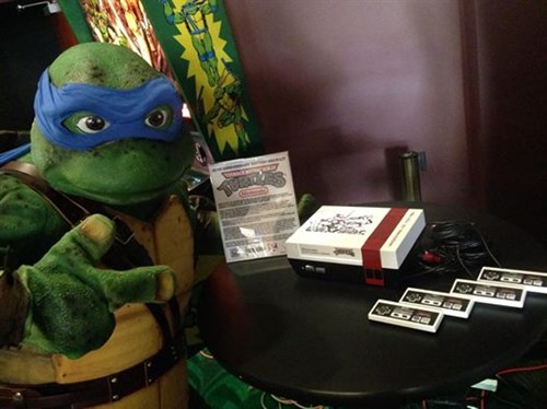 玩家打造忍者龟30周年特别版NES游戏机