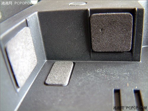 芒果嗨Q Q10四核采用翻盖式硬盘盒设计 