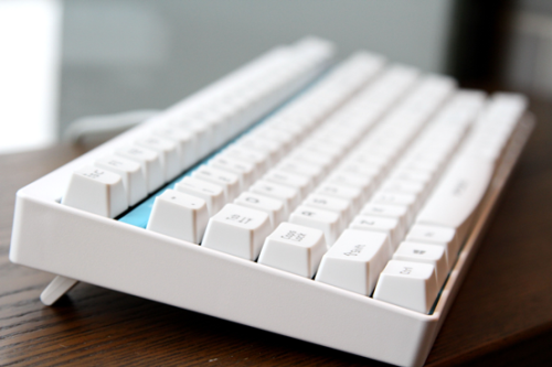 经典雷柏V500机械游戏键盘白色版图赏 