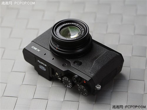 操控更加人性化 富士X30相机详细评测 
