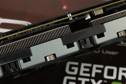 超高性价比！三风扇双插槽GTX980冰龙 