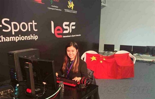 史上第一次！中国美女玩家夺电竞冠军 