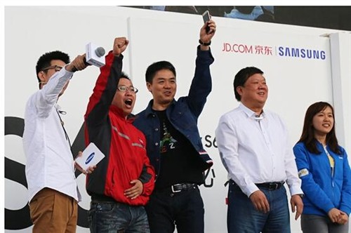三星S6系列在京东开售 首日连创三项销售纪录 