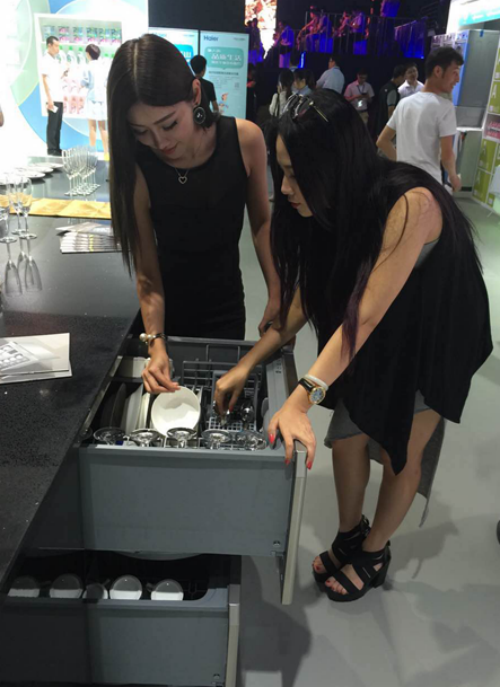 卡萨帝行业首创抽屉式洗碗机_洗碗机动态