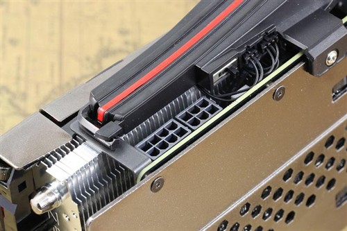 性能恐怖四扇六管巨无霸GTX980TI冰龙 