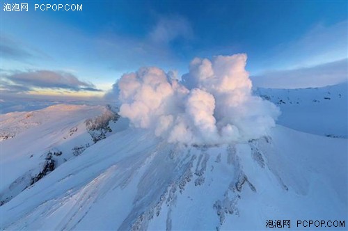 无人机拍摄的各地火山喷发美景 