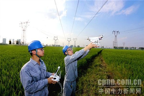 淮南供电使用无人机巡检输电大动脉 