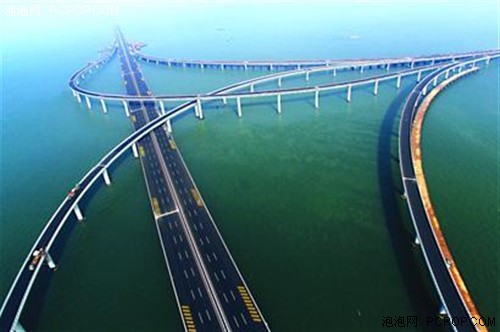 航拍青岛四座跨海大桥 展现岛城海上新景观 