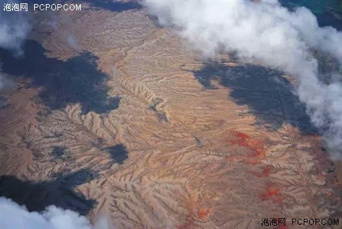 航拍大美新疆 换个角度让人震撼 