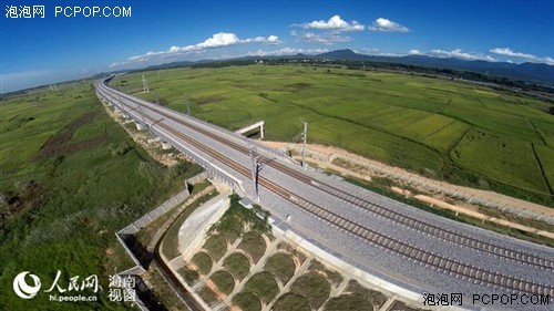 航拍全球首条环岛高铁沿途美景 