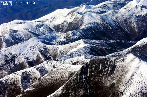 海南摄影达人航拍“岷山千里雪” 美不胜收 