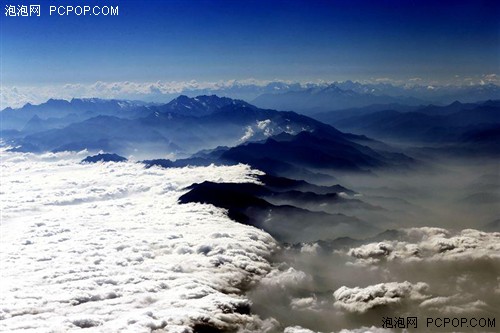 海南摄影达人航拍“岷山千里雪” 美不胜收 